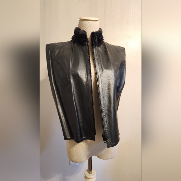 Leather vest - Picture 1 of 9